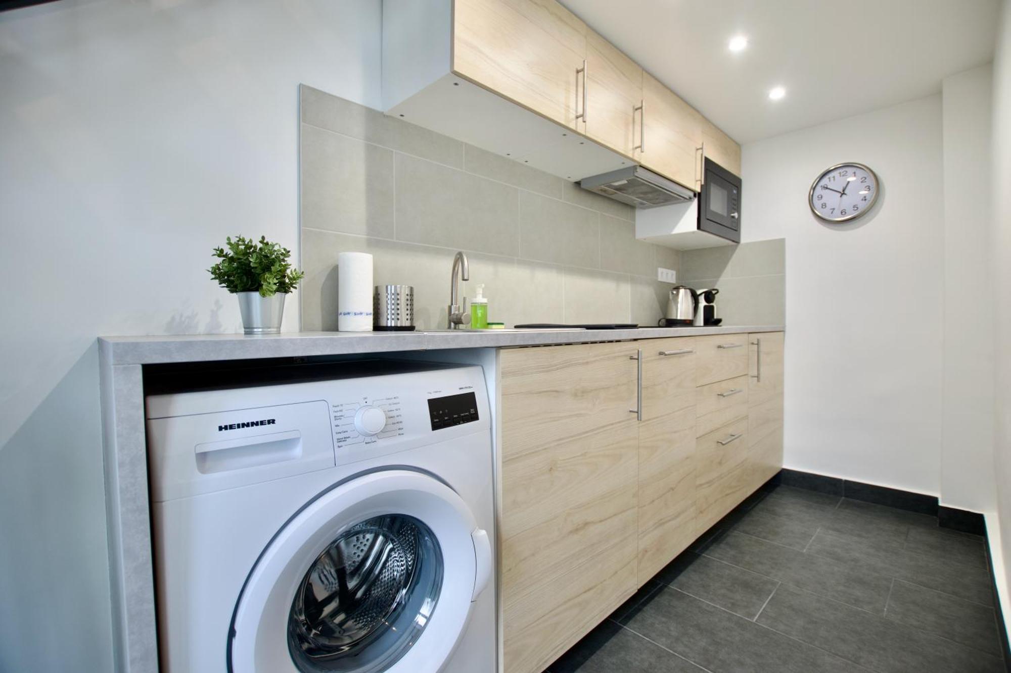 Studio Apartments By Hi5- Cozy Studio Budapest Bagian luar foto